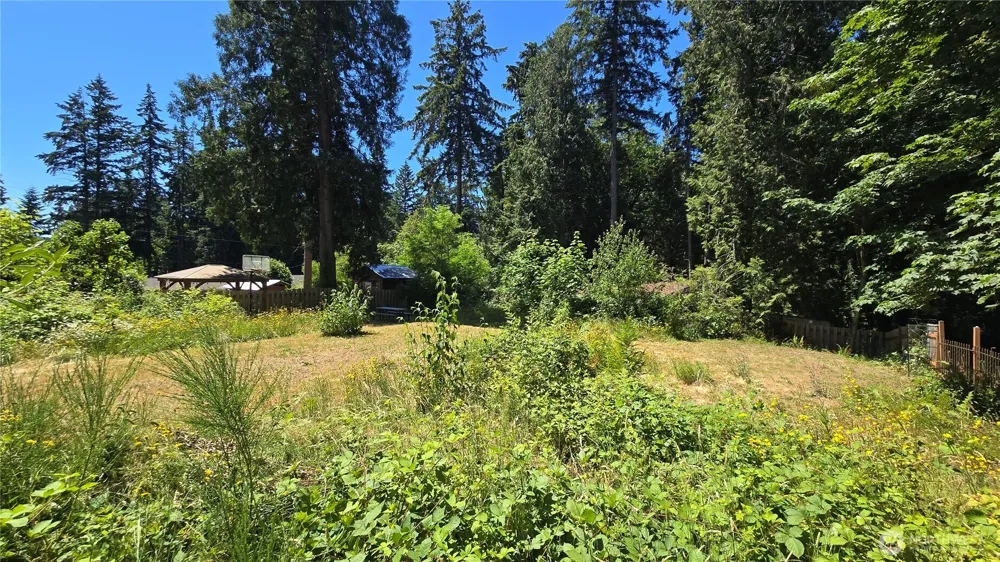 9287 NE Spruce Avenue Indianola, WA 98342