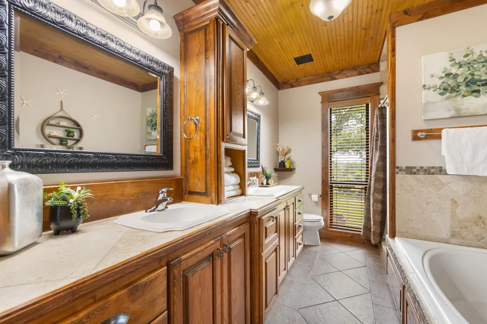 544 River View Drive Johnson City, TX 78636