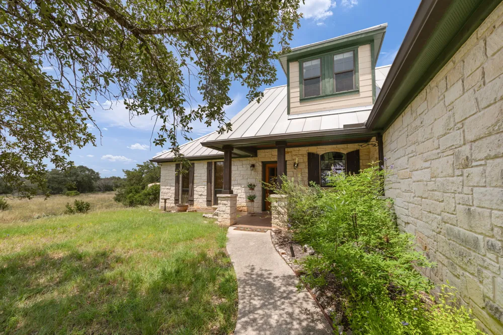 544 River View Drive Johnson City, TX 78636