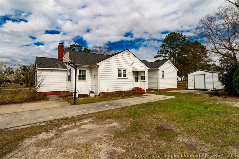 717 W Cutlar Street St Pauls, NC 28384