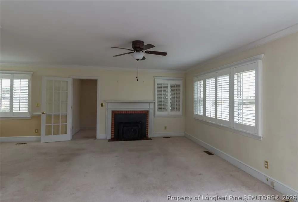 717 W Cutlar Street St Pauls, NC 28384