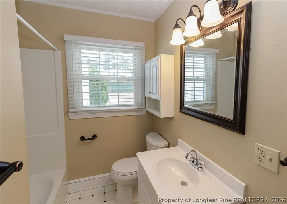 717 W Cutlar Street St Pauls, NC 28384