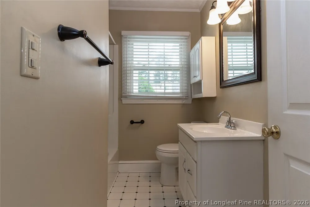 717 W Cutlar Street St Pauls, NC 28384