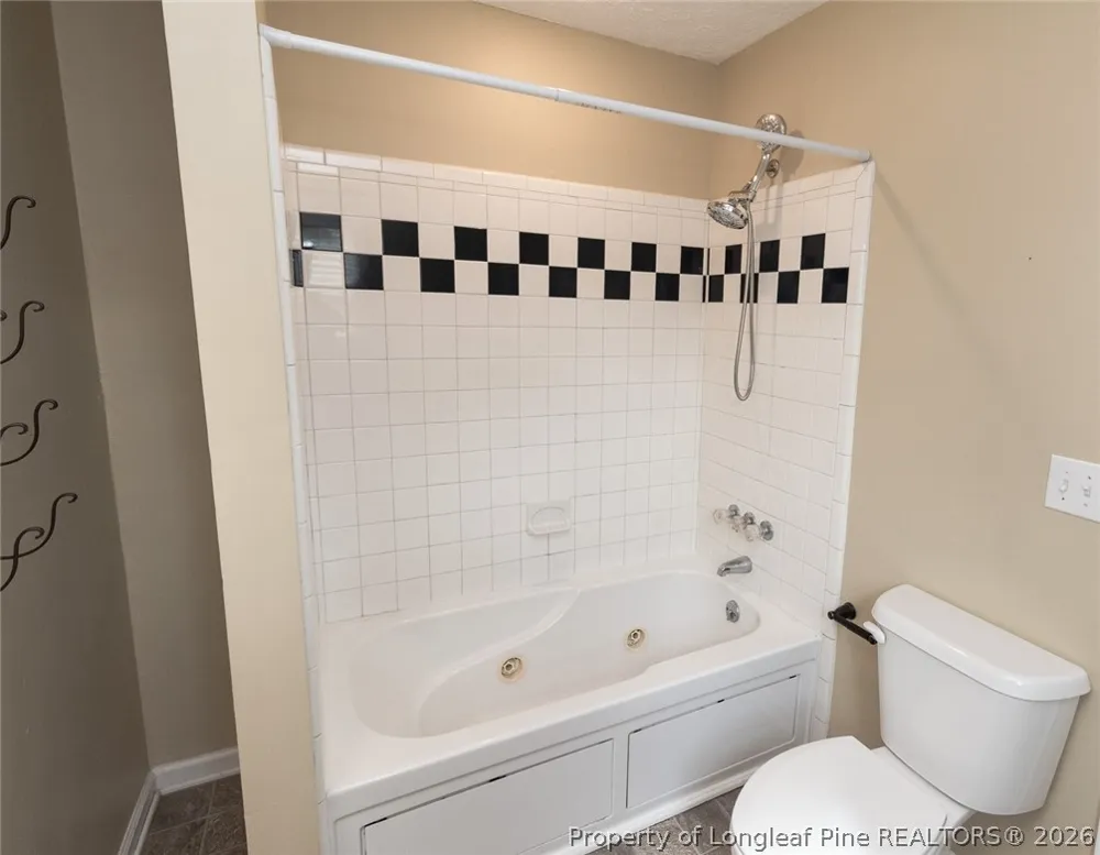 717 W Cutlar Street St Pauls, NC 28384