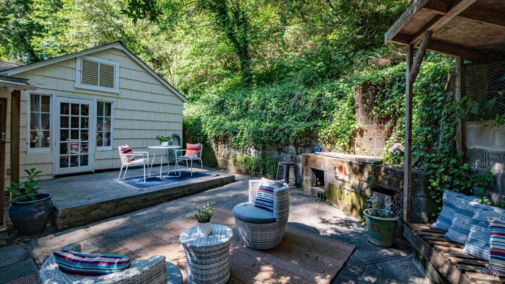 185 Tamal Road Forest Knolls, CA 94933