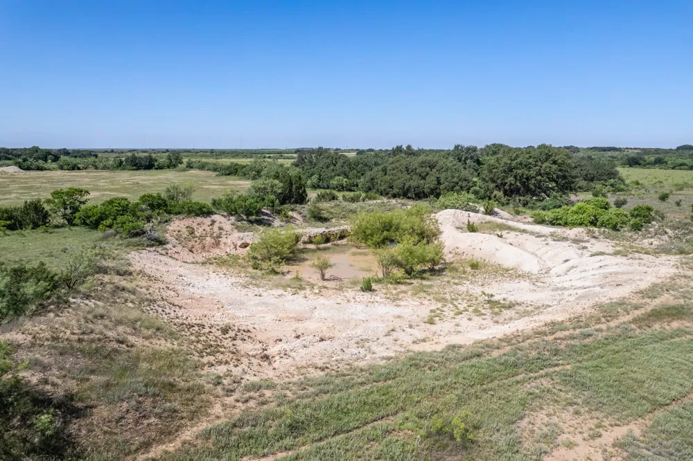 1570 FM 2805 Talpa, TX 76882