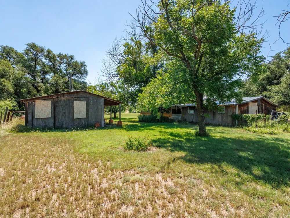 1570 FM 2805 Talpa, TX 76882