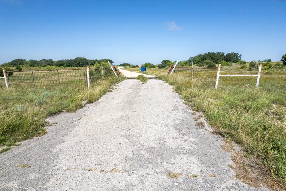 1570 FM 2805 Talpa, TX 76882
