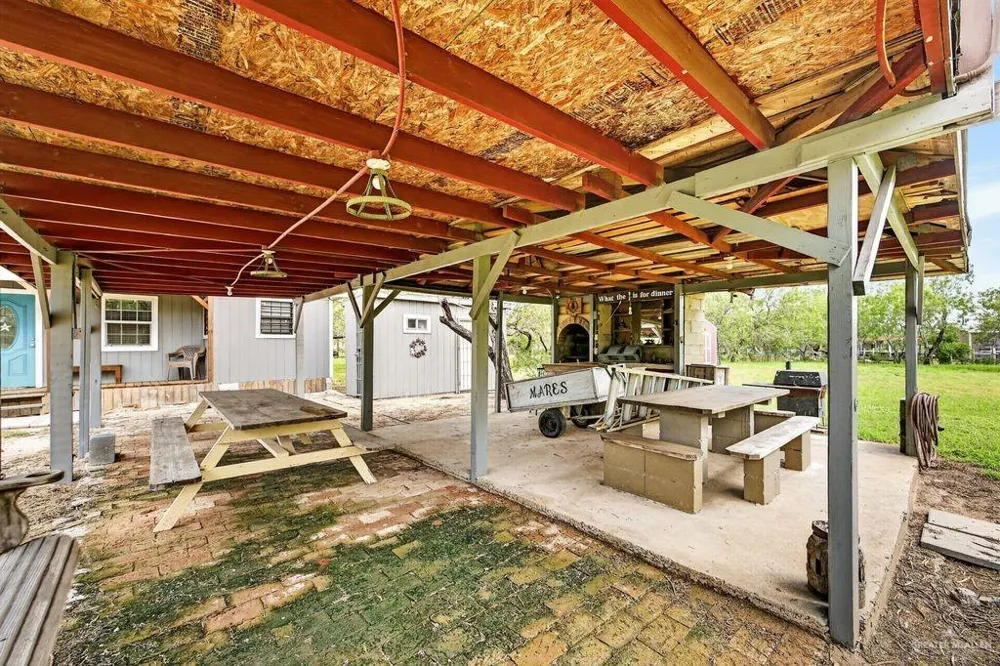 12906 8th Street Hargill, TX 78549