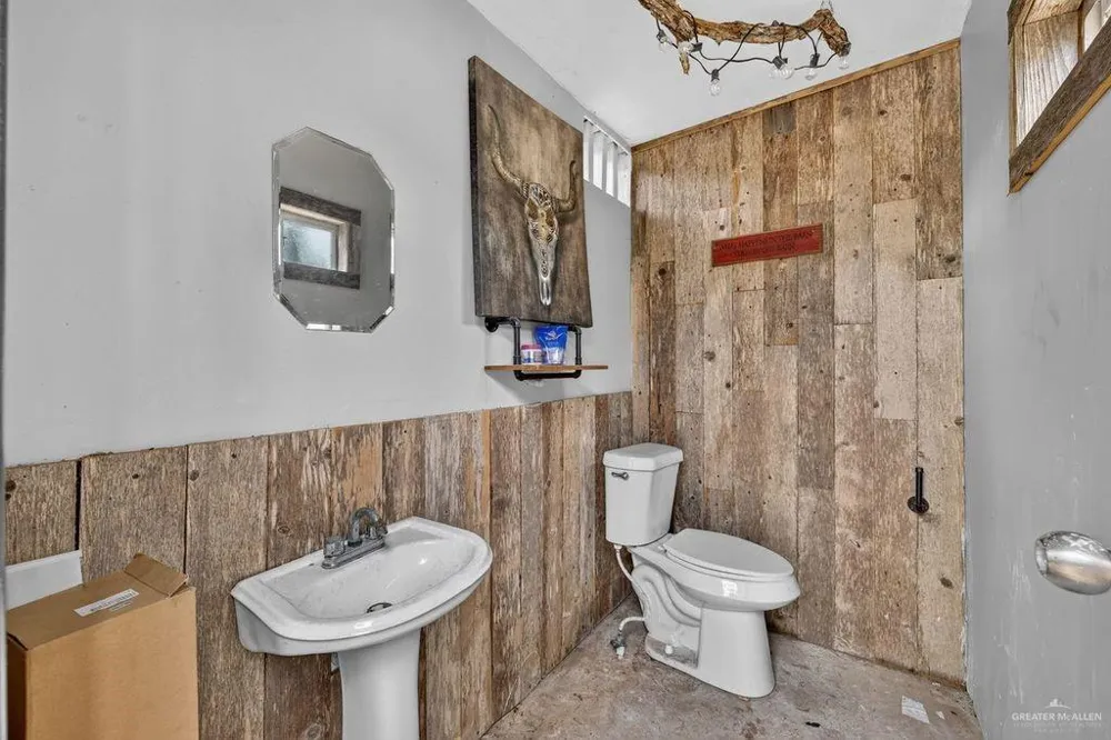 12906 8th Street Hargill, TX 78549
