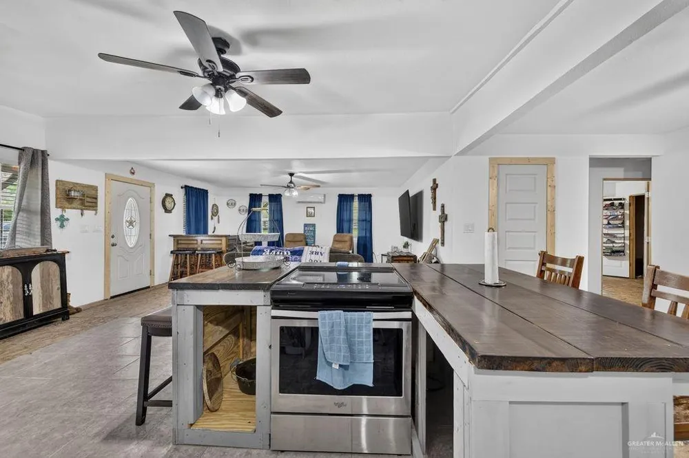 12906 8th Street Hargill, TX 78549