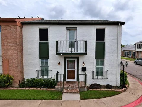77 Townhouse #77