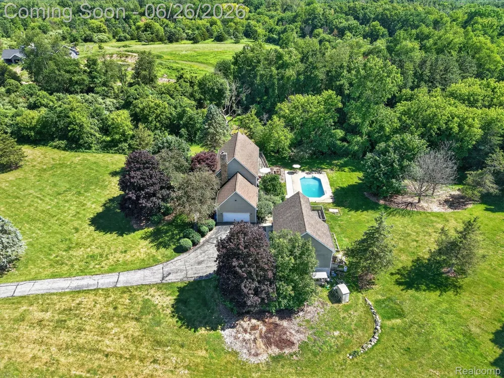 8114 Chilson Road Hamburg Township, MI 48169