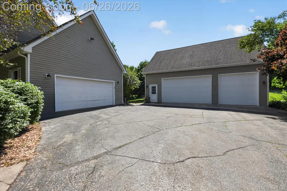 8114 Chilson Road Hamburg Township, MI 48169