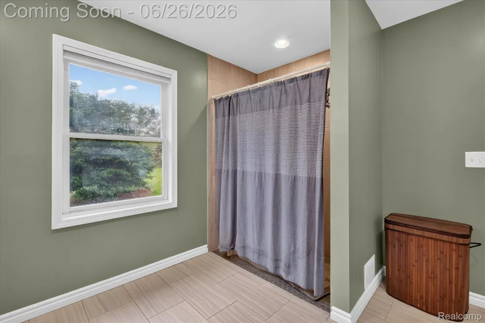 8114 Chilson Road Hamburg Township, MI 48169