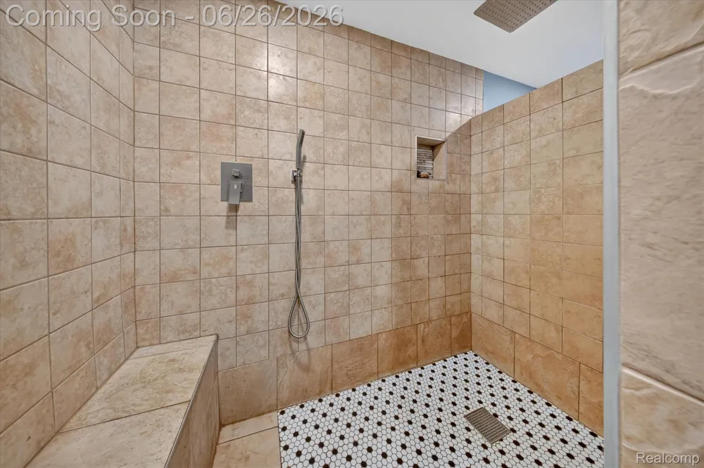 8114 Chilson Road Hamburg Township, MI 48169