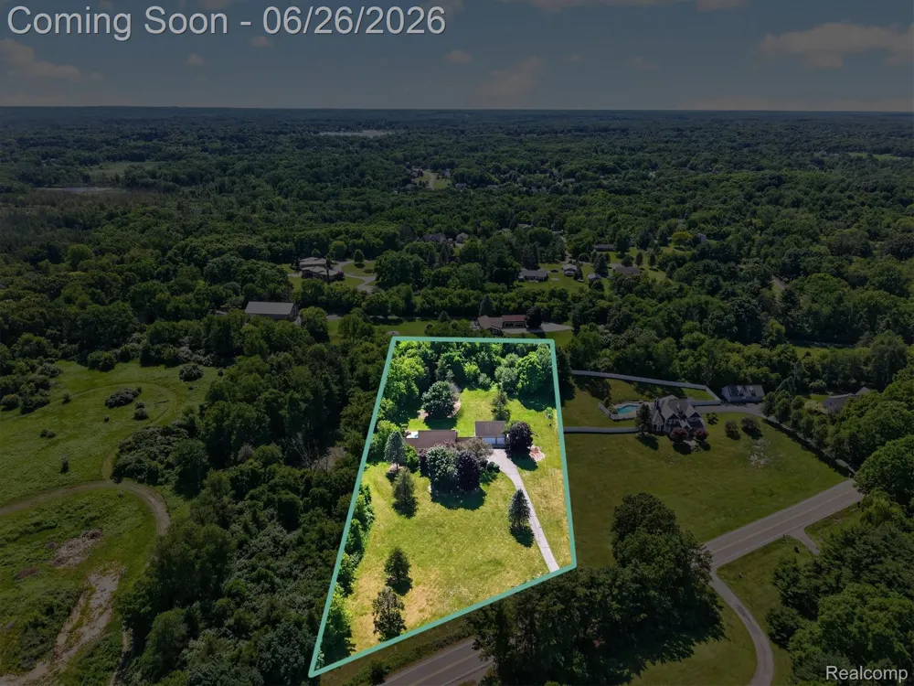 8114 Chilson Road Hamburg Township, MI 48169