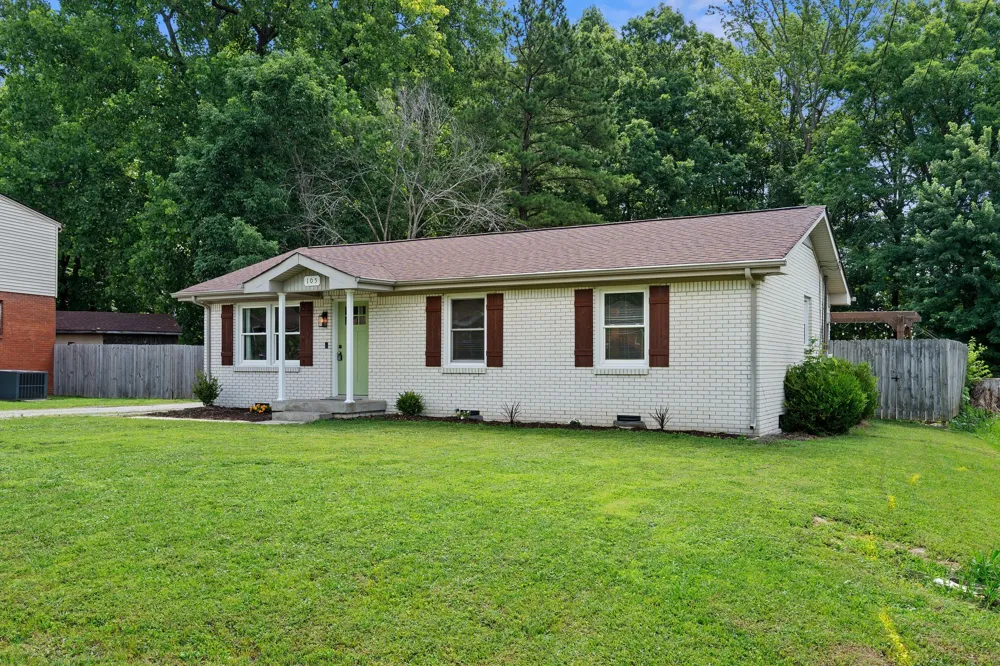 105 Billy Robb St Greenbrier, TN 37073