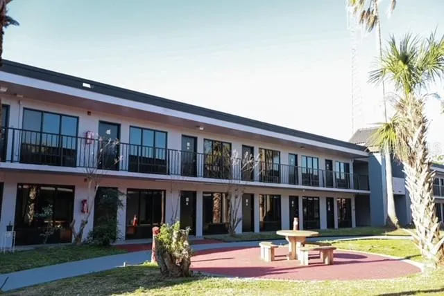 8421 S ORANGE BLOSSOM TRAIL #436 Orlando, FL 32809