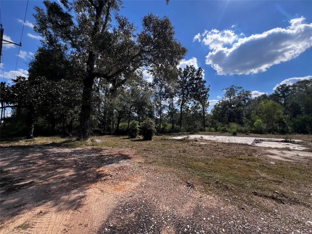 24450 Fm 2090 Road Splendora, TX 77372