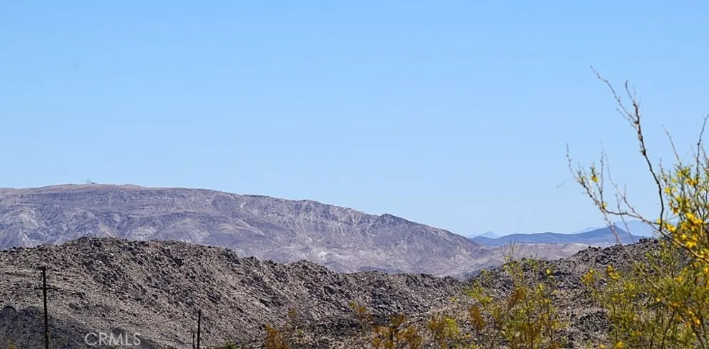 2675 Geronimo Trail Landers, CA 92285