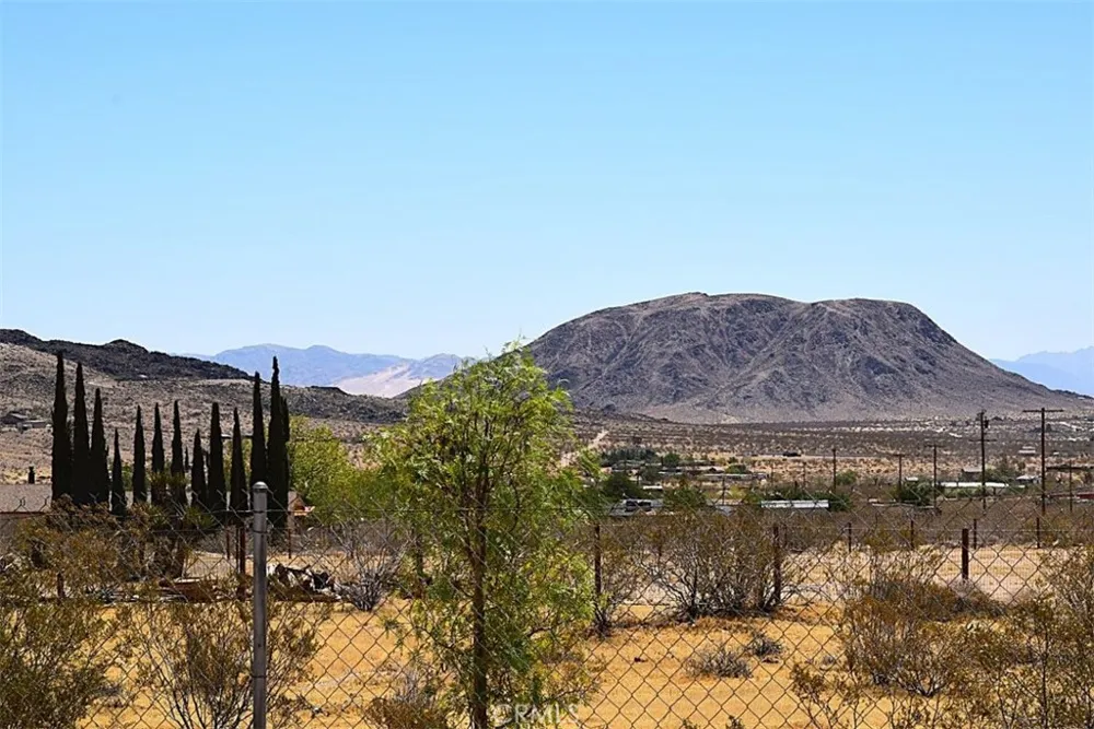 2675 Geronimo Trail Landers, CA 92285