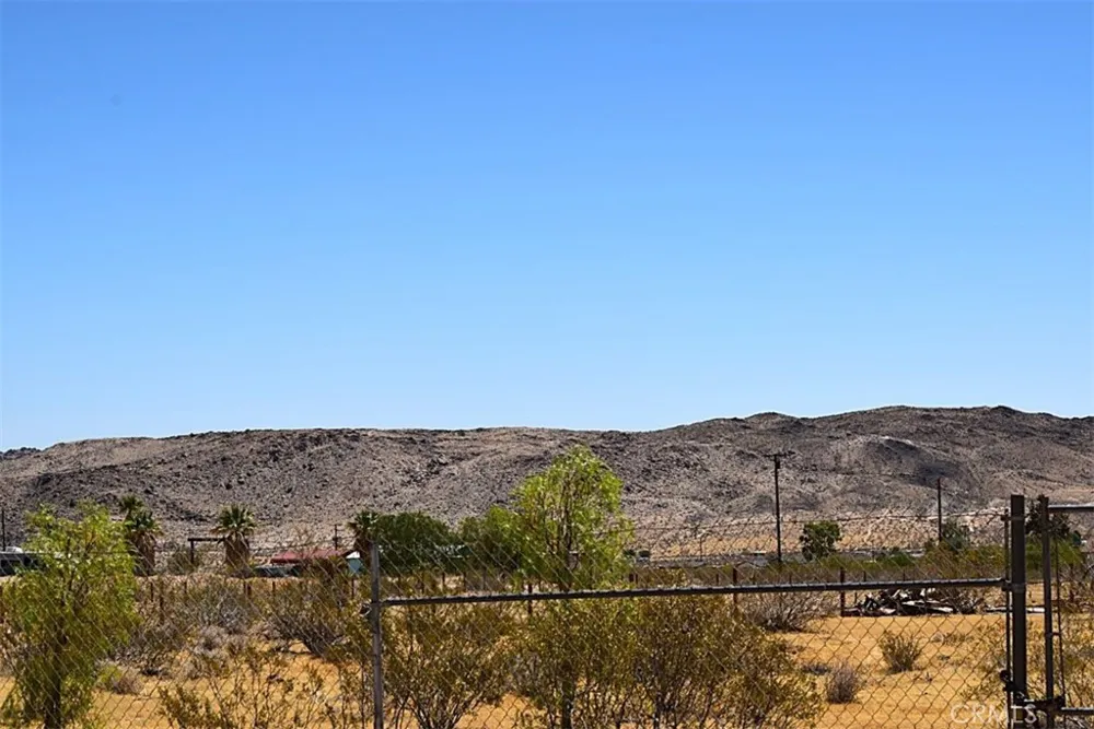 2675 Geronimo Trail Landers, CA 92285