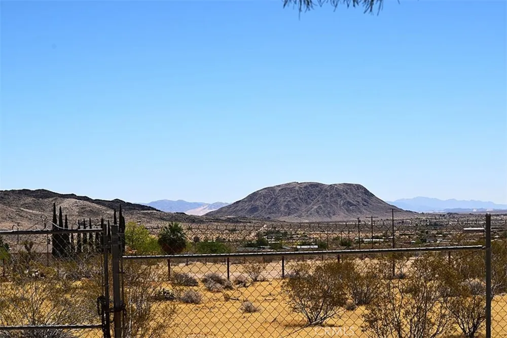 2675 Geronimo Trail Landers, CA 92285