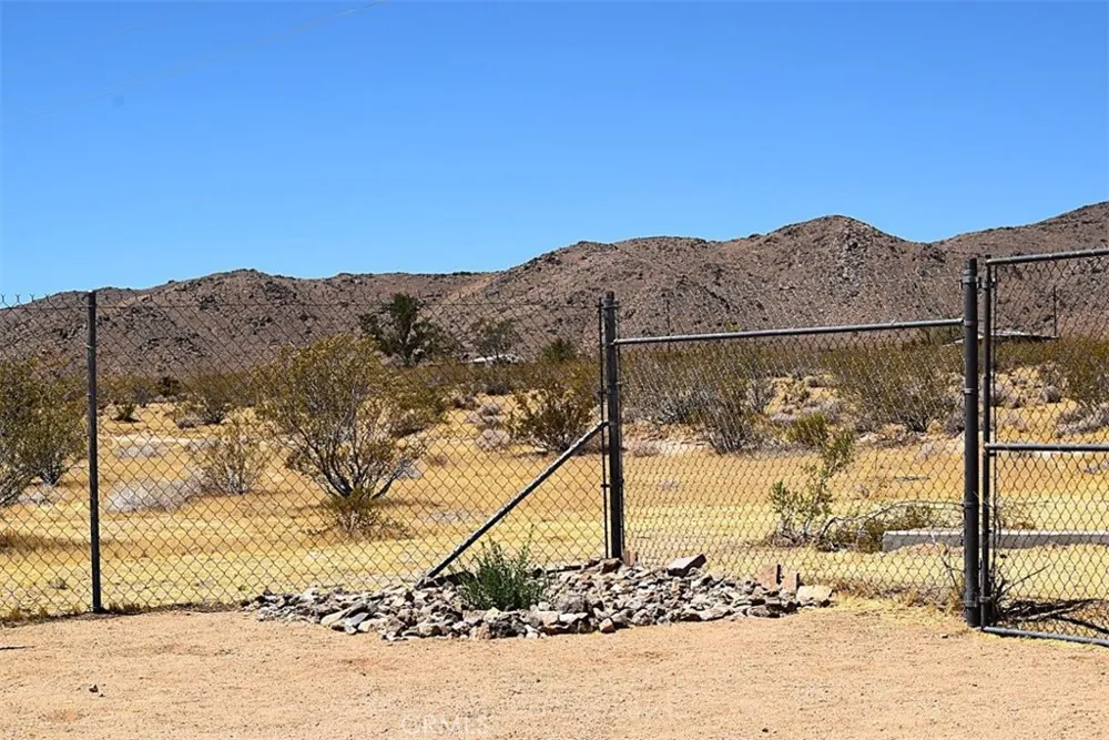 2675 Geronimo Trail Landers, CA 92285