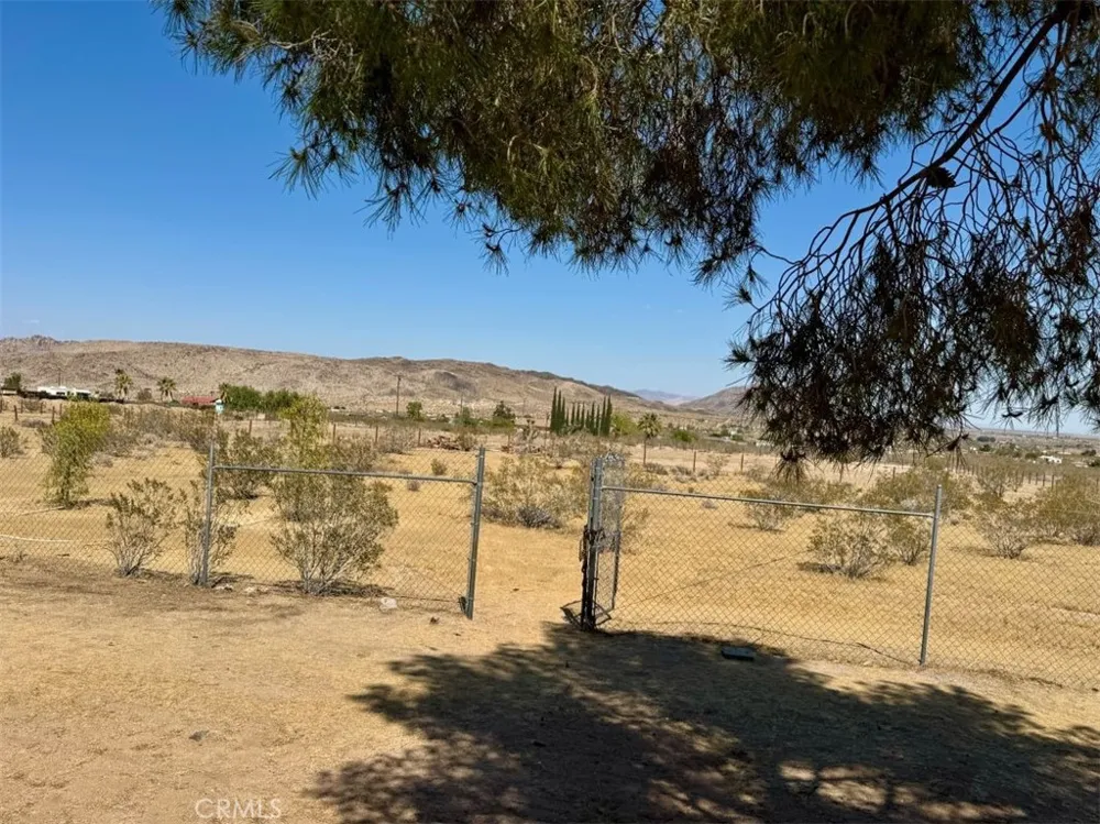 2675 Geronimo Trail Landers, CA 92285