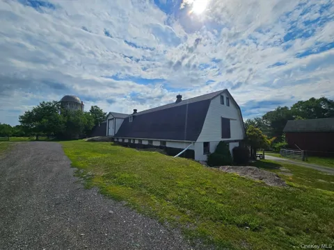 28 Pilgrim Corners Rd