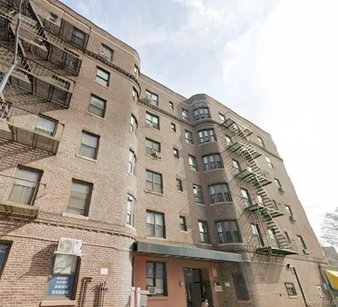 83-06 Vietor Avenue #3B