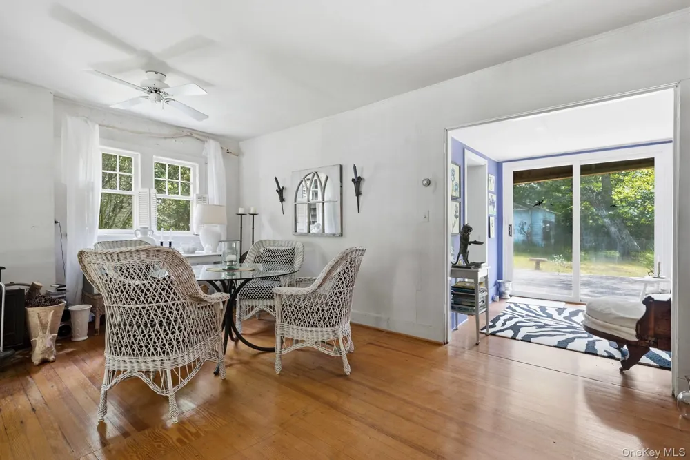 30 Edgemere Drive Southampton, NY 11968