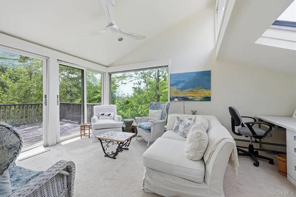30 Edgemere Drive Southampton, NY 11968