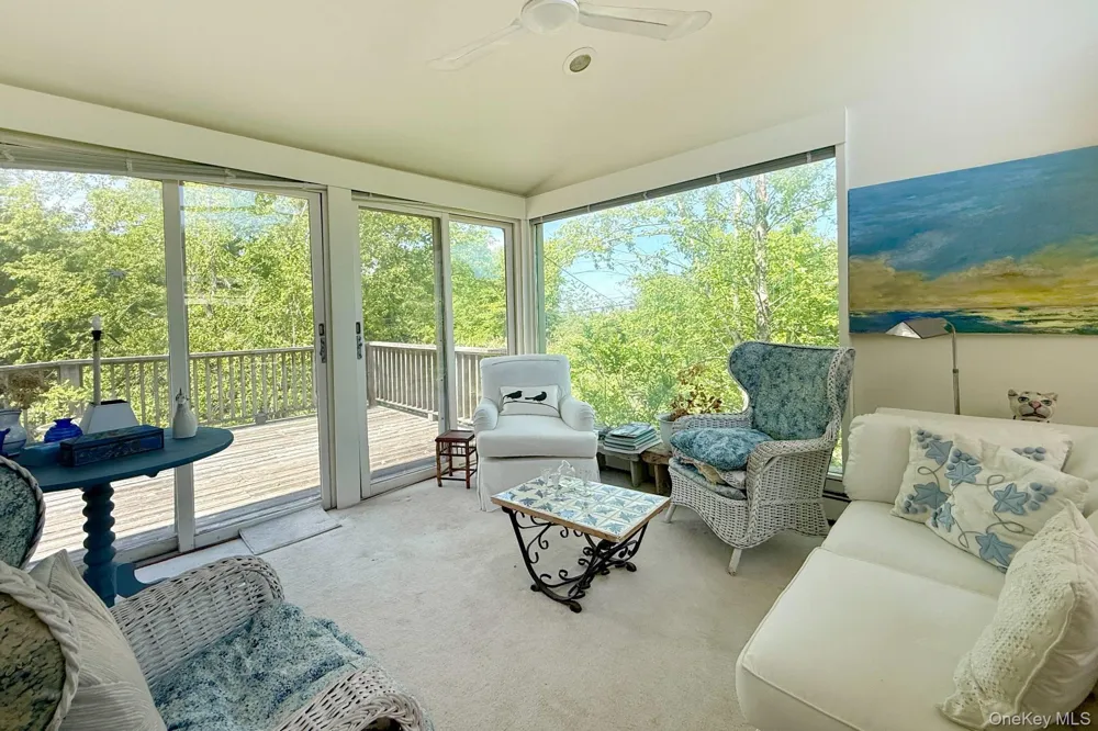 30 Edgemere Drive Southampton, NY 11968