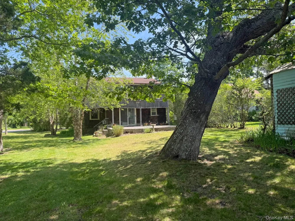 30 Edgemere Drive Southampton, NY 11968