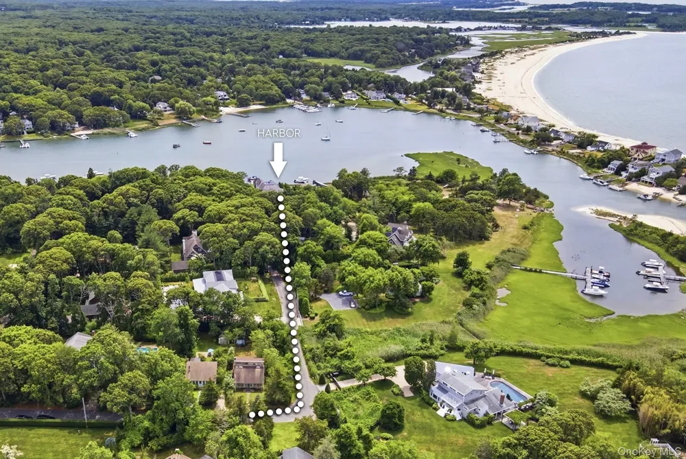 30 Edgemere Drive Southampton, NY 11968
