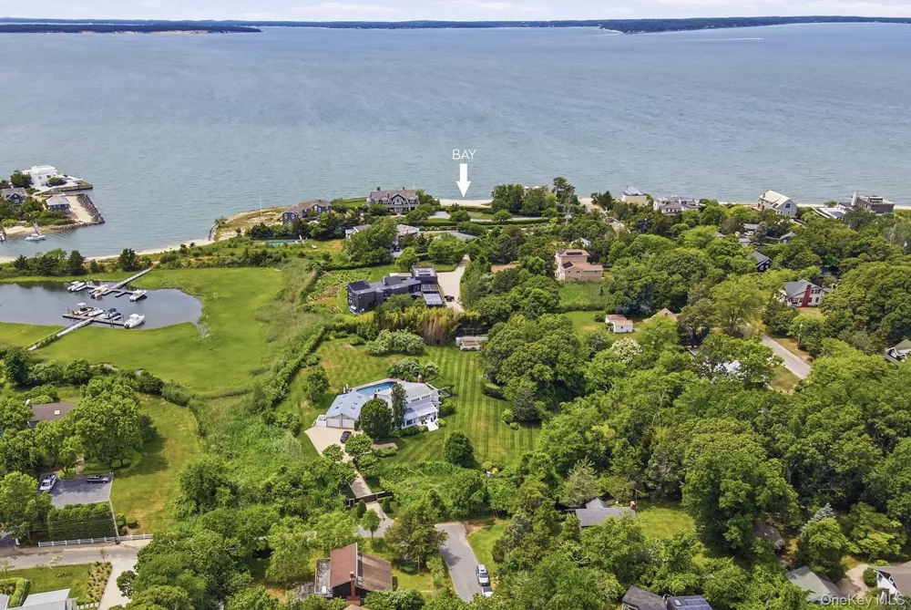 30 Edgemere Drive Southampton, NY 11968