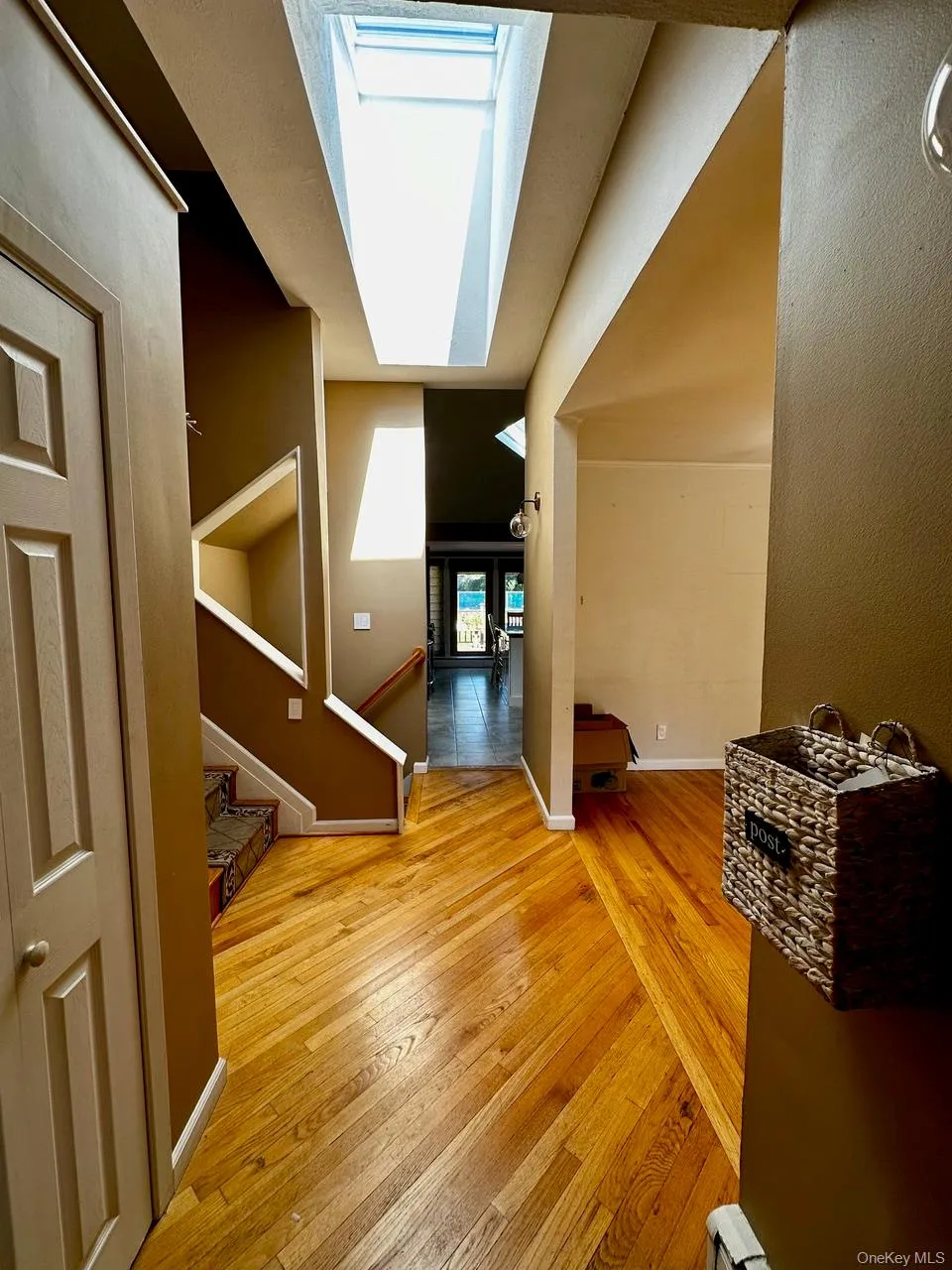 26 Canterbury Road Woodbury, NY 11797