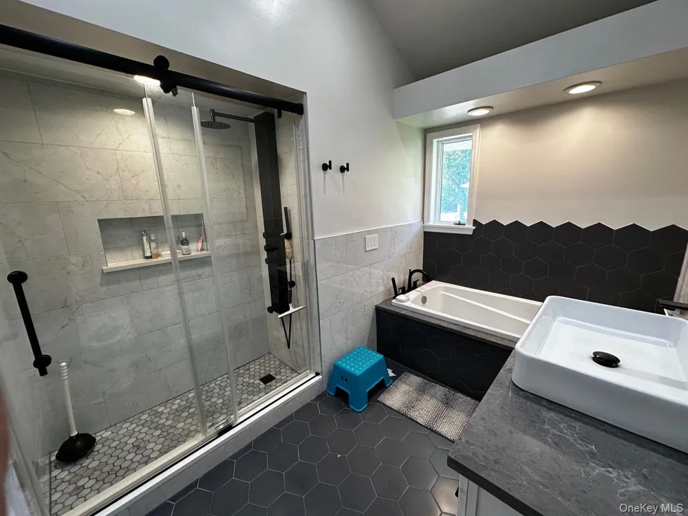 26 Canterbury Road Woodbury, NY 11797