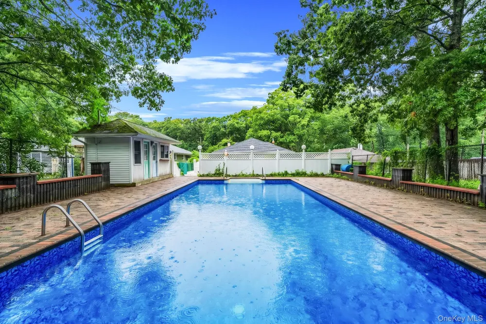 138 River Road Shirley, NY 11967