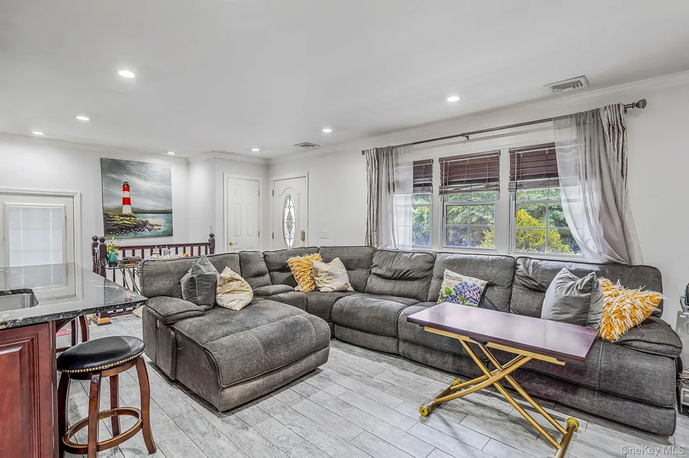 138 River Road Shirley, NY 11967