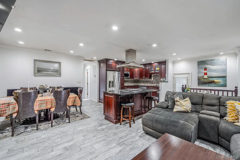 138 River Road Shirley, NY 11967