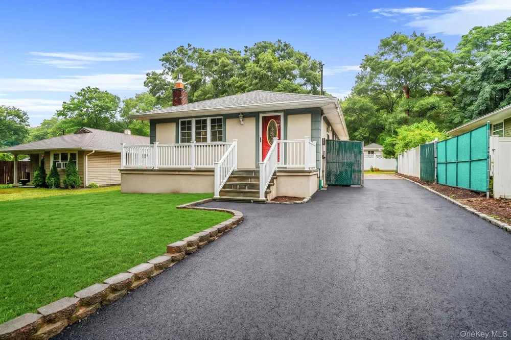 138 River Road Shirley, NY 11967
