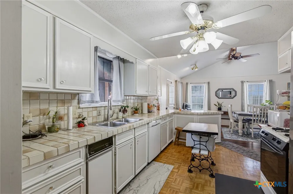 101 Maplewood Drive #20 Victoria, TX 77901
