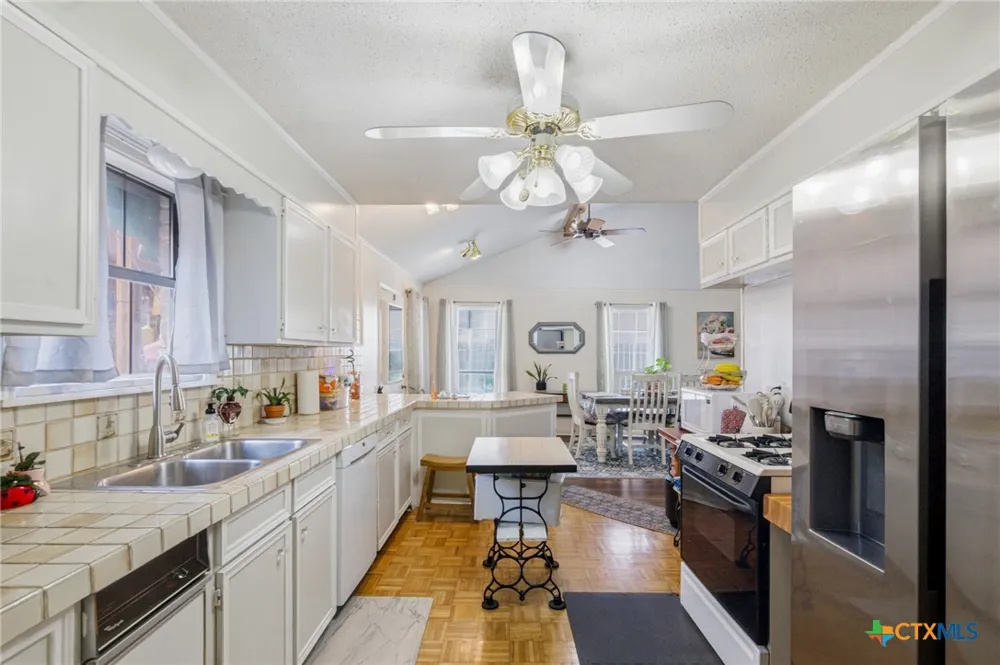 101 Maplewood Drive #20 Victoria, TX 77901