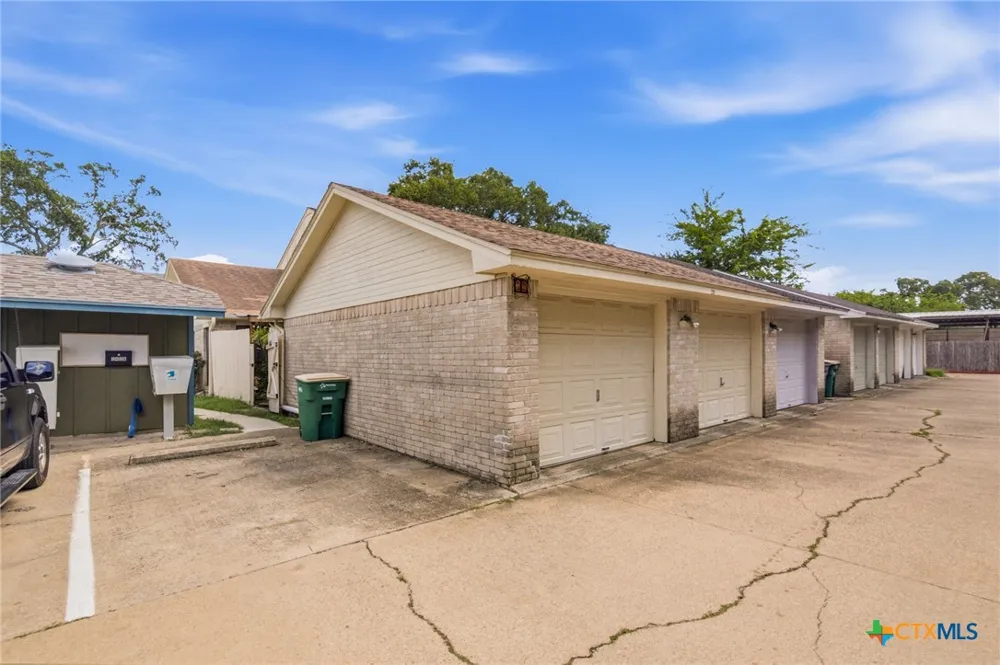101 Maplewood Drive #20 Victoria, TX 77901