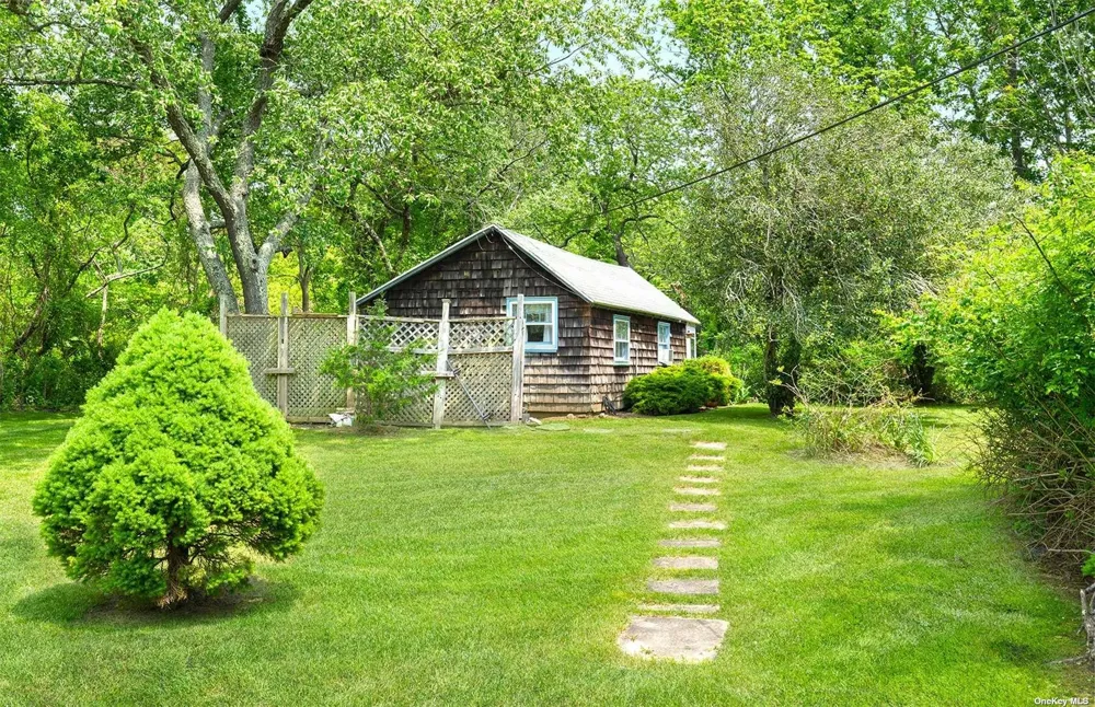 61 Lower 7 Ponds Road Water Mill, NY 11976