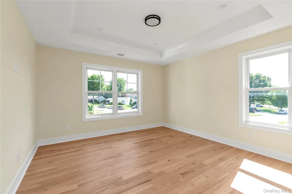 23 Garden Circle Syosset, NY 11791