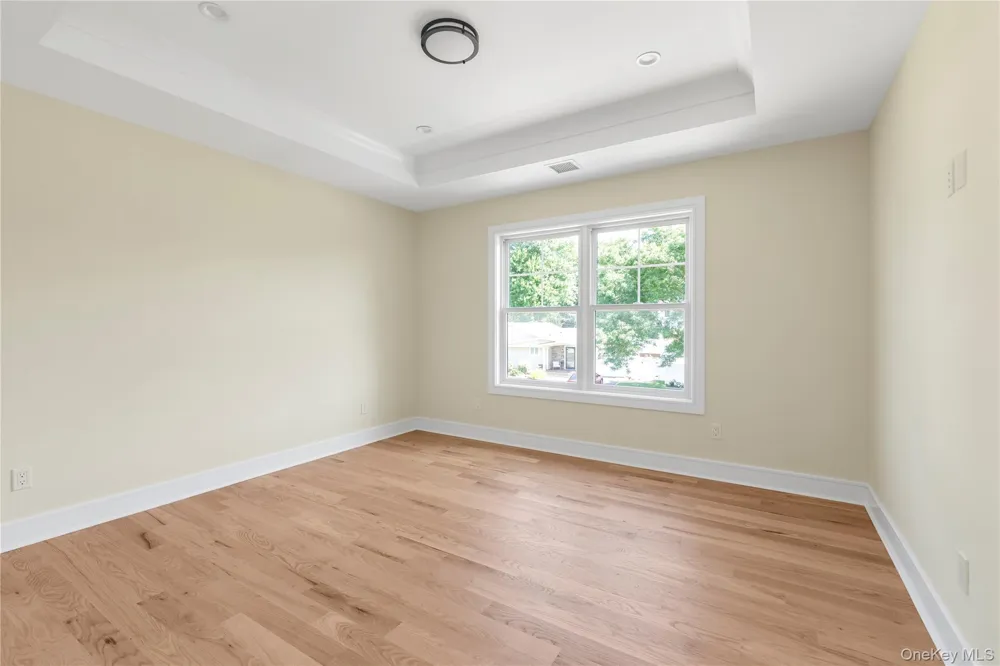 23 Garden Circle Syosset, NY 11791